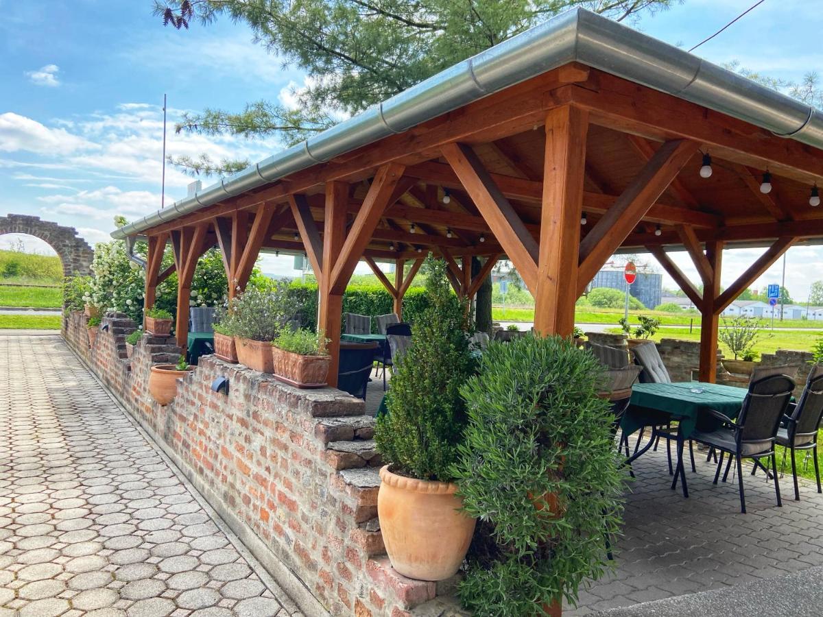 Hotel Zeta Lenti Exterior photo